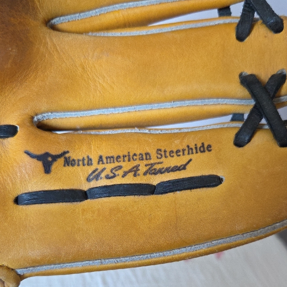 Mizuno Yellow and Black Baseball Glove - Picture 6 of 7